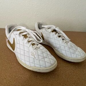 RARE Nike Tiempo Legend 7 Academy
Ronaldinho Indoor Soccer Shoe Women’s 7.5